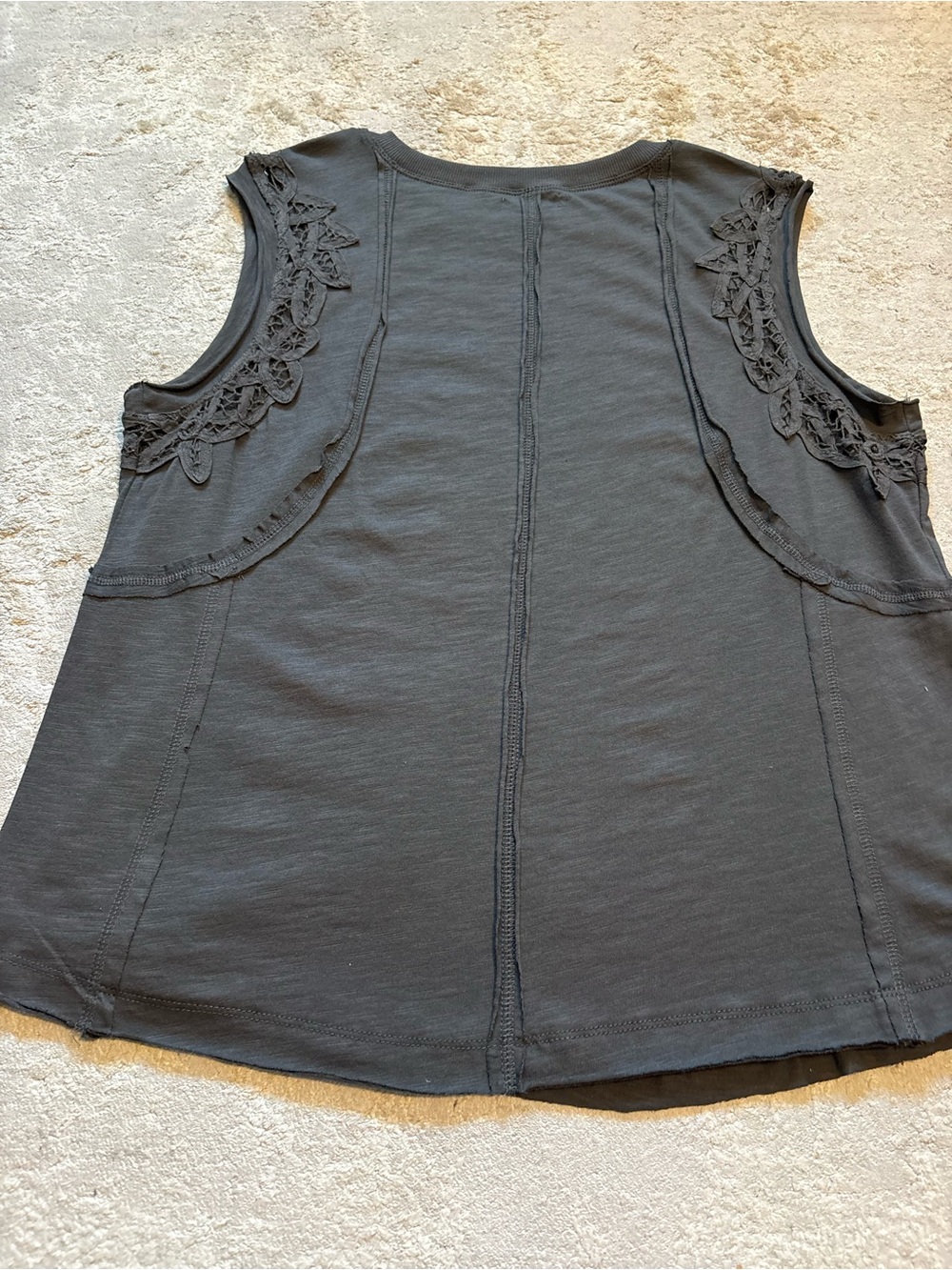 Maurices Sleeveless Grey Raw Edge Top With Crochet Lace Details Size Xlarge - Picture 10 of 11